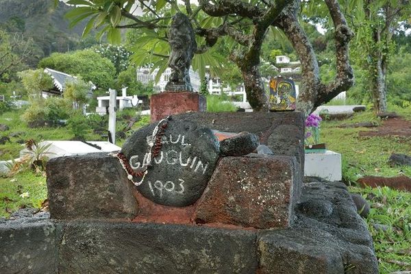 Tombe de Gauguin aux Marquises