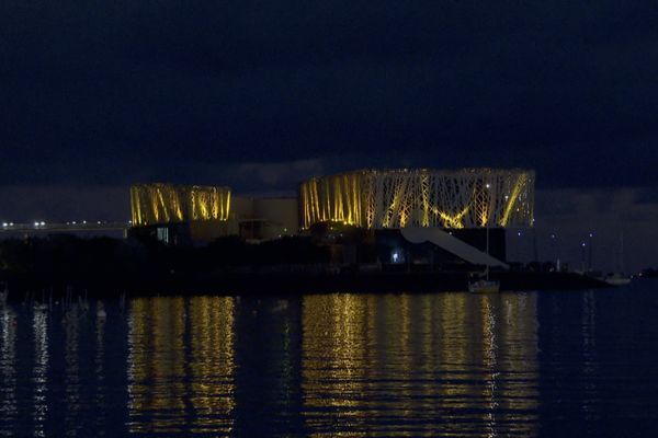 Le Mémorial ACTe illuminé en orange pendant 15 jours pour la lutte contre les violences faites aux femmes