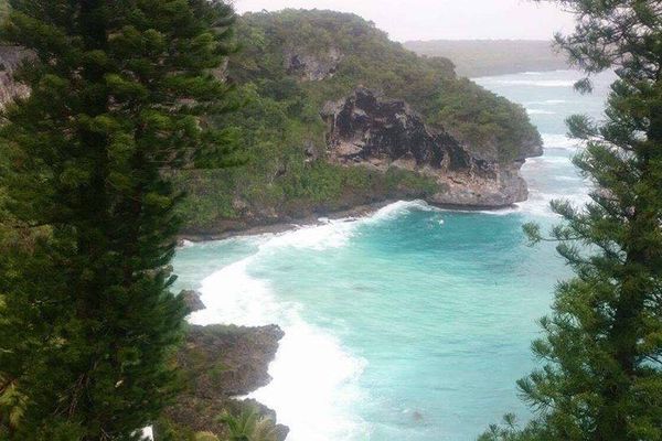 Cyclone Donna Lifou falaises de Joking