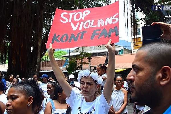 Contre les "Violans fam" île Maurice octobre 2019