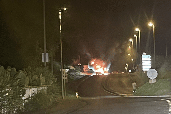 Barrage en feu à La Ramée, Sainte-Rose, 21 octobre 2024