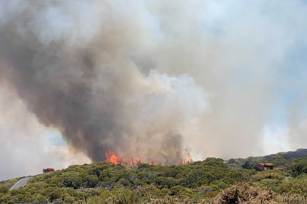 Incendie au Maïdo