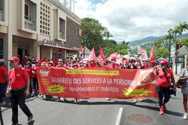 greve du 4 février 2021 intersyndicale CGTR FSU SAIPER Solidaires rue de Paris Saint-Denis 040221