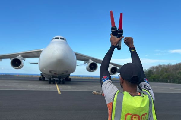 Cyclone Chido Mayotte Antonov avion logistique pont aérien aéroport Roland Garros La Réunion