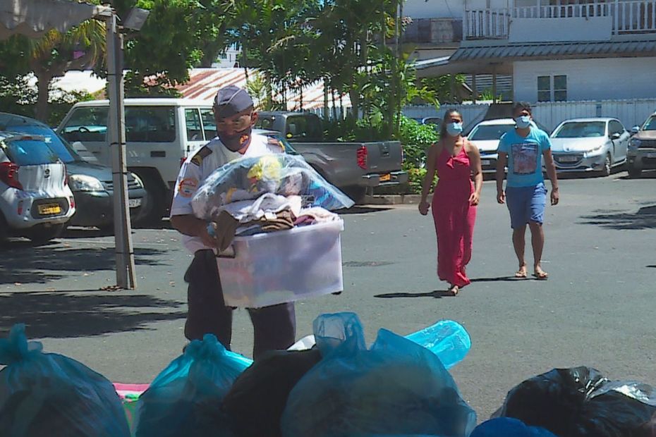 Fiji: 400 boxes of clothing and hygiene products ready to go