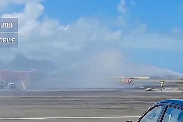 La jeune pilote s'est posée sur le tarmac de Plaisance, dimanche à 13h55. Un exploit salué par les sapeurs-pompiers.