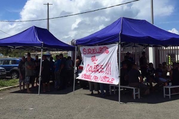 Le personnel du Camp-Est en colère