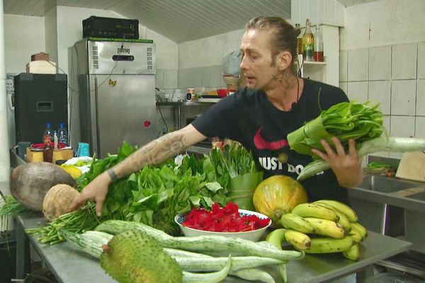 Mickaël Jouvenez, restaurateur à Luecila.