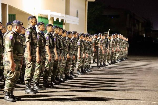 jeunes RSMA présentés au drapeau