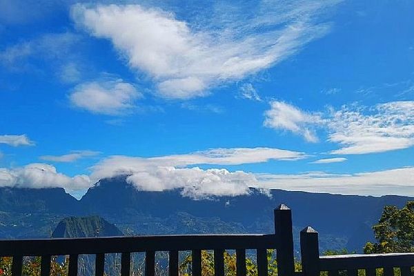 Ciel bleu sur La Réunion mars 2020