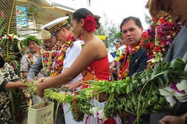 Le Haut Commissaire René Bidal inaugure le Heiva de Tubuai