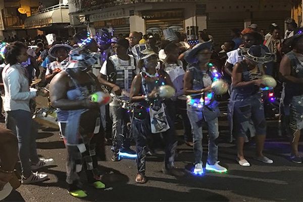 belle ambiance dans les rues de Terres Sainvilles (Vendredi 10 février)