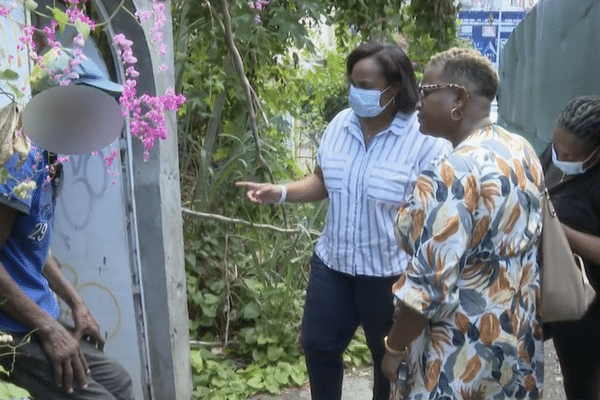 Visite à domicile des agents du Centre communal d'action sociale de Basse-Terre