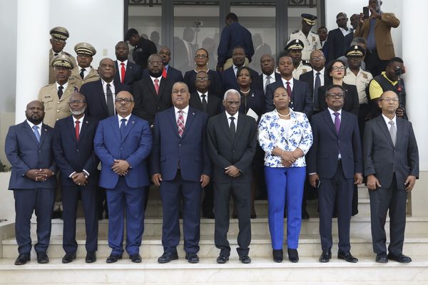 Le gouvernement de transition d'Haïti.