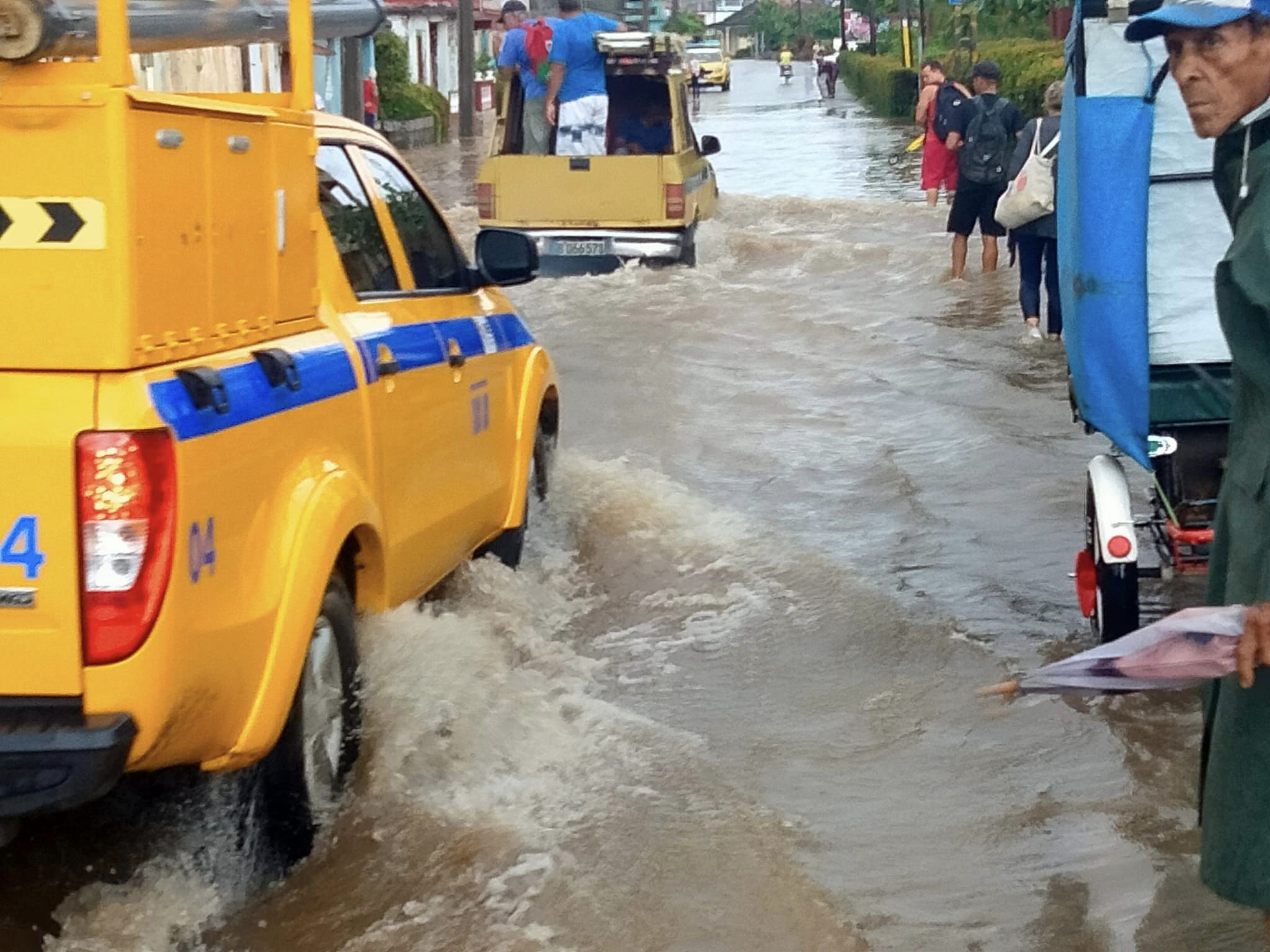 several cities still affected by Hurricane Oscar, once again submerged by a tropical wave