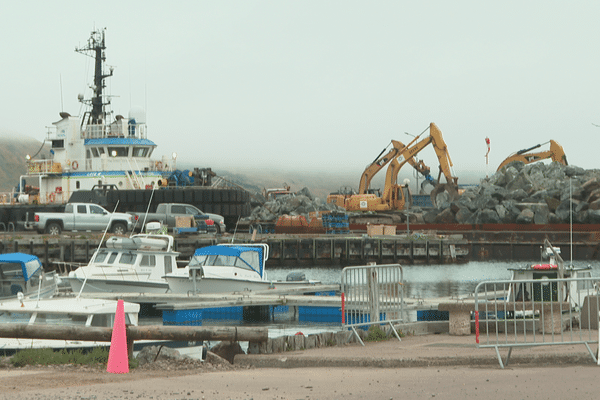 Le déchargement de pierres en provenance du Nouveau-Brunswick a commencé ce mardi 21 mai aux alentours de 23h à Miquelon.