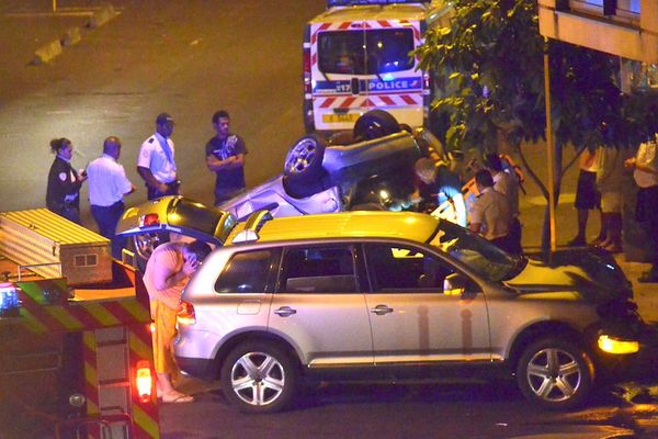 Spectaculaire accident hier soir à Papeete : de la casse et des blessés