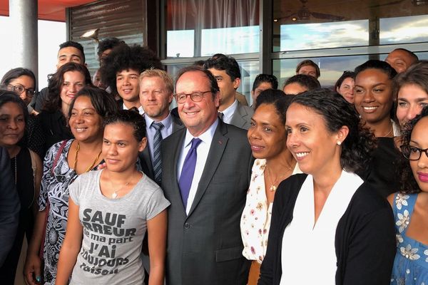 François Hollande en visite à La Réunion, le 9 octobre. 