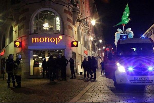 L'auteur du braquage de la supérette de la rue Faidherbe à Lille est toujours hospitalisé après avoir été neutralisé et blessé par les policiers jeudi soir