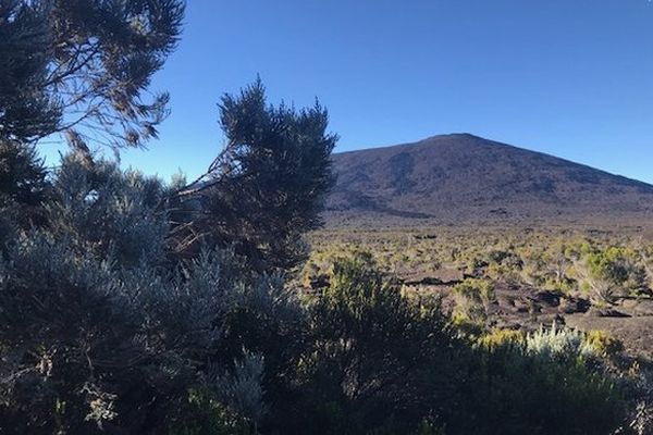 Volcan au lever du jour