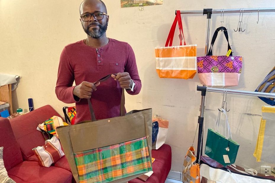 Fondok au Lamentin: Sadji makes bags and accessories from different scraps of fabrics and fabrics