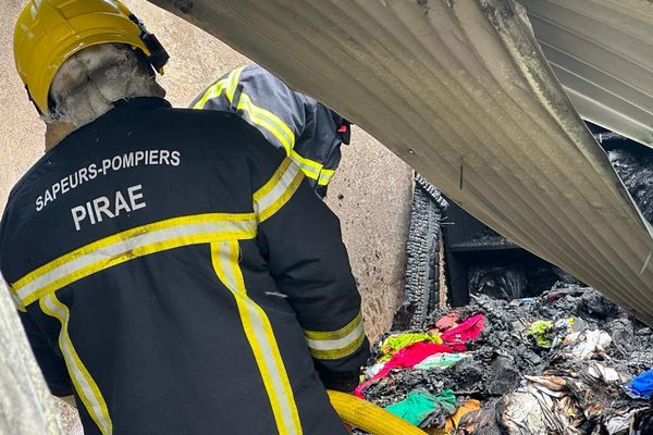 La famille a tout perdu dans l'incendie. (Pirae, 25 décembre 2023)