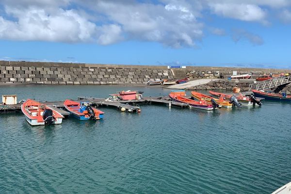 Bateaux au port de Grand-Rivière