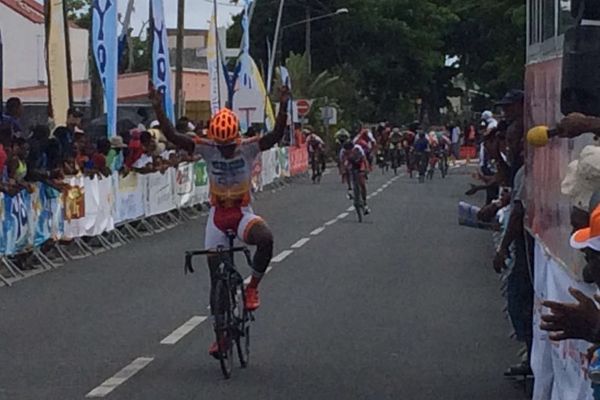 Victoire de Larry Lutin