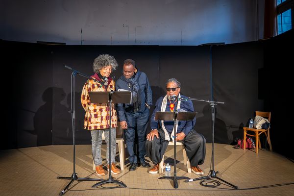 Ewlyne Guillaume, Alfred Alexandre et Serge Abatucci lors de la lecture de "Le Patron"