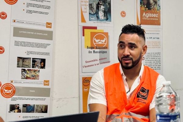 Cyclone Chido : le footballeur réunionnais Dimitri Payet apporte son soutien à Mayotte avec la banque alimentaire