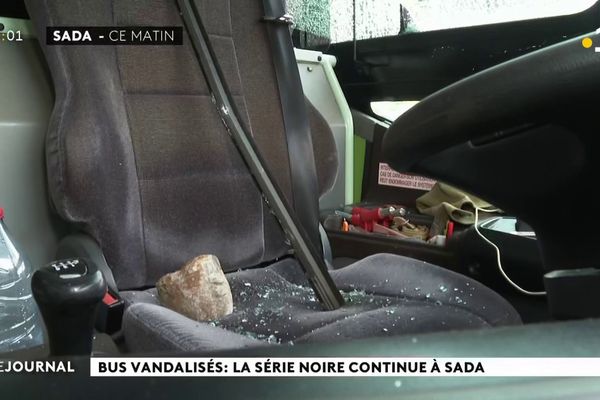 Bus vandalisés à Sada