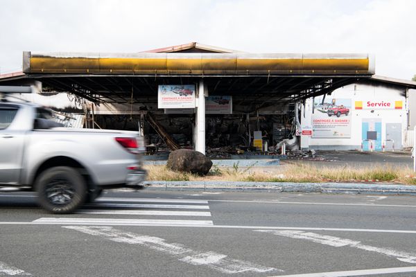 Une station essence brûlée à Ducos. Nouméa. Septembre 2024.