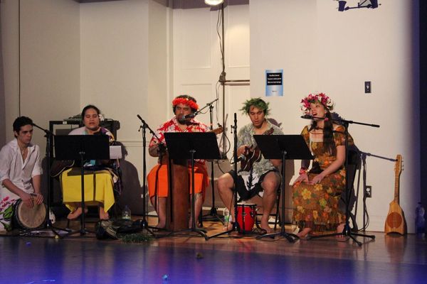 L'orchestre de la troupe étudiante "Tamarii no Tahiti" à Montréal