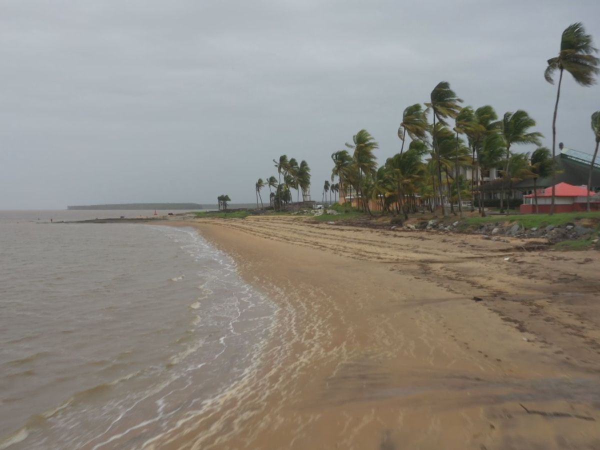 Baignades interdites pour trois plages de Kourou - Guyane la 1ère