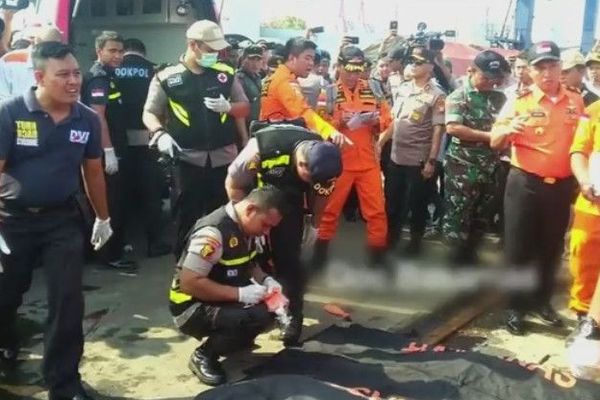 Un accident d'avion fait 189 morts au large de Jakarta en Indonésie