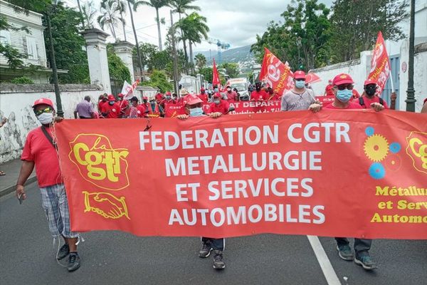 greve du 4 février 2021 intersyndicale CGTR FSU SAIPER Solidaires rue de Paris Saint-Denis 040221