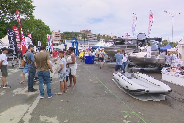 Des visiteurs venus profiter du Salon Nautical.