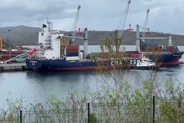 Cyclone Chido : un cargo affrété par l'Etat est arrivé lundi 23 décembre à Mayotte