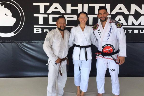 Entrainement de Jiu Jitsu pour les candidates à Miss Tahiti, avec Dany Gérard