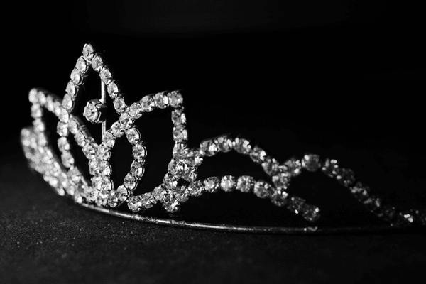 Une couronne de Miss, tant convoitée par certaines jeunes femmes