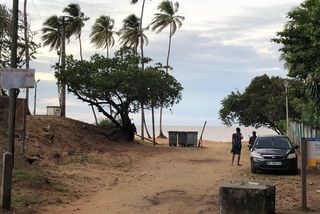 Malgré Des Eaux De Baignades Polluées Les Plages Sont