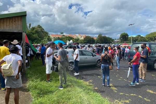 Nouvelle manifestation contre le pass sanitaire et l'obligation vaccinale en Martinique (3 novembre 2021).