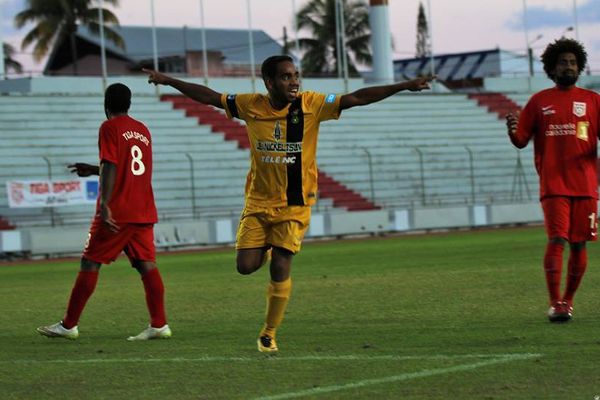 Wadrawane et Magenta planent. Ils sont leaders du championnat à quatre matchs de la fin de la saison.