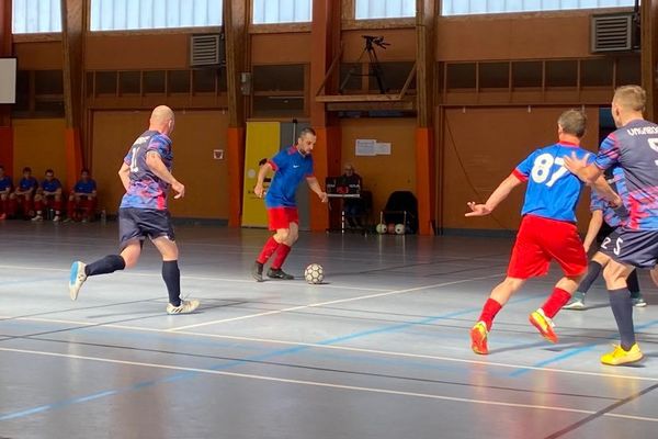 Un match trés disputé entre les Vagabonds et les Tireurs de litre en poule qualificative.