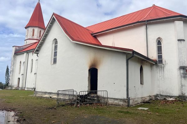 Une partie de l'église de Tyé à Poindimié a été incendiée au petit matin du 14 août 2024.