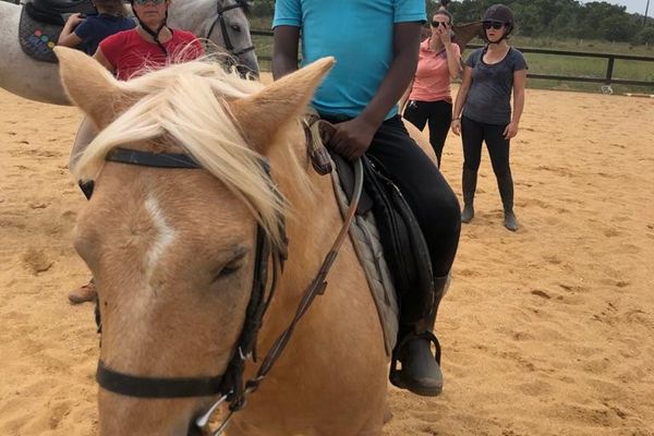 Thierno, 8 ans, s'inspire de son héros, le grand cow-boy justicier du film Wild Wild West interprété par Will Smith.