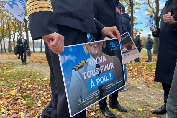 Le rassemblement s'est tenu esplanade des Invalides, à Paris, jeudi 14 novembre 2024.