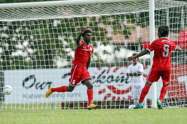 Ruben Kutran célébrant un but qu'il vient de marquer pour la sélection calédonienne face à Samoa, en 2018, durant le tournoi OFC des moins de seize ans, aux Salomon.