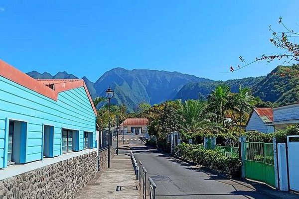 Ciel bleu sur l'Entre-Deux