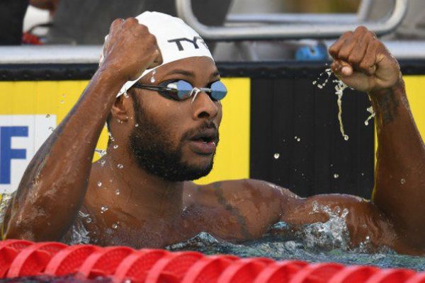 Mehdy Metella s'est facilement qualifié pour les demi-finales du 100m avec le deuxième temps des séries aux Championnats du monde de natation